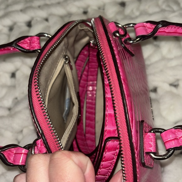 Sold - Picture 3 of 8